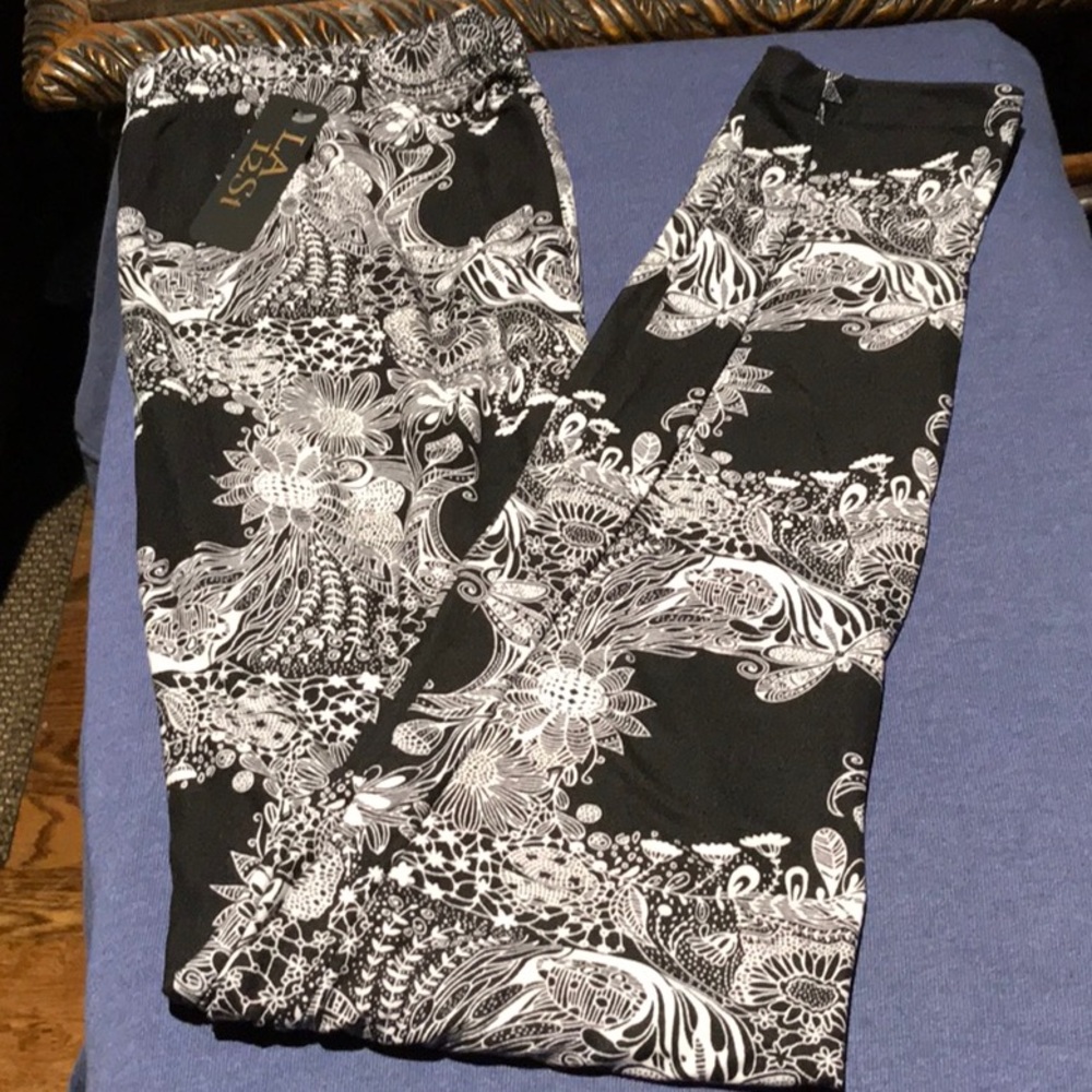 One Size Leggings Black / White